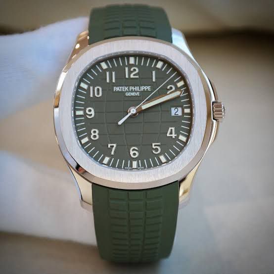 Patek-Philippe-Aquanaut-Gre.jpg Patek-Philippe-Aquanaut-Gre.jpg